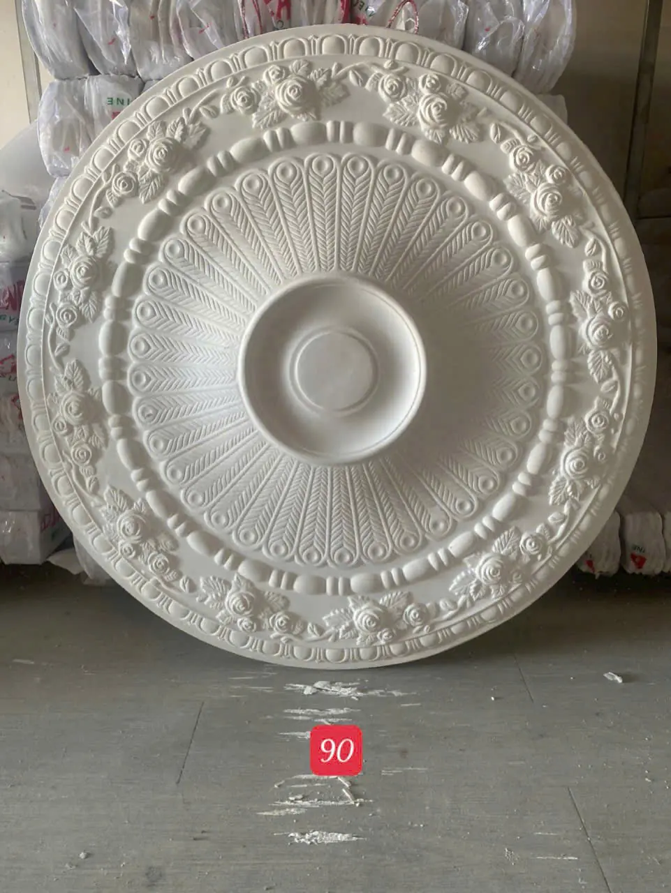 Mâm Trần Thạch Cao Hoa Hồng Cổ Điển Đường Kính 90cm